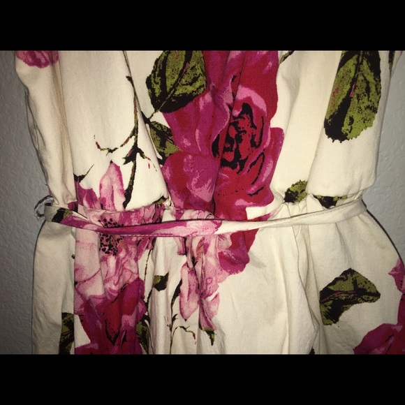 Rose Patterned Dress - Picture 5 of 6